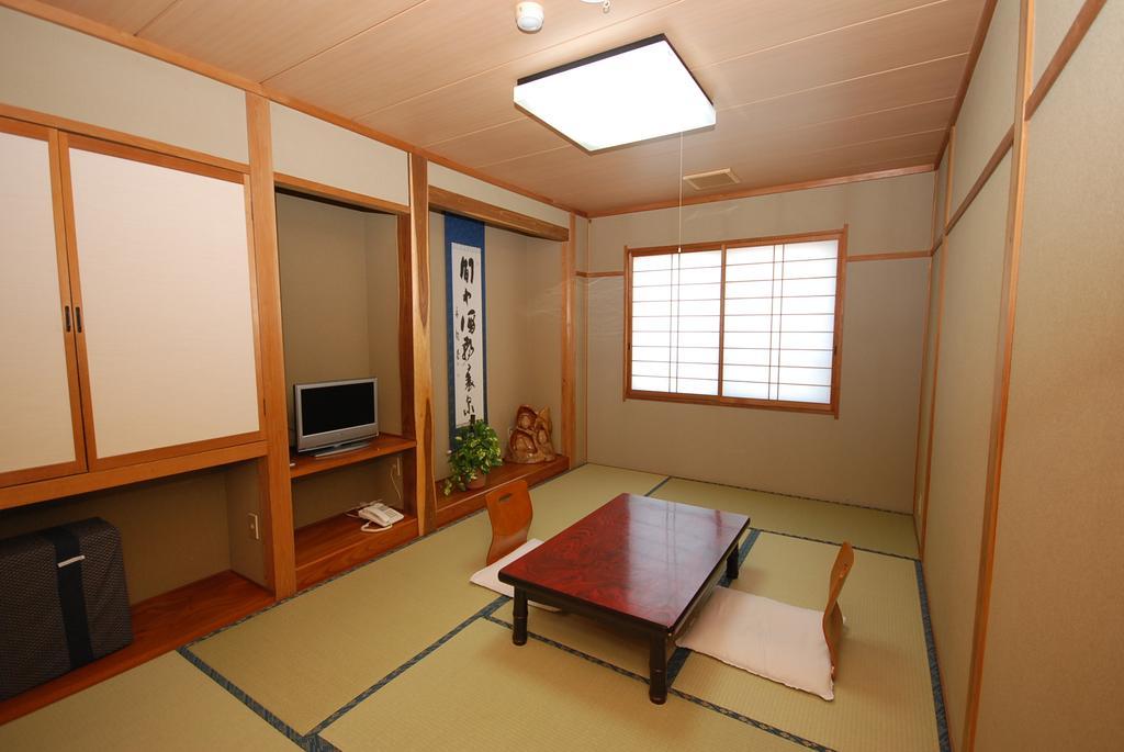 ホテル 七倉荘 大町市 エクステリア 写真