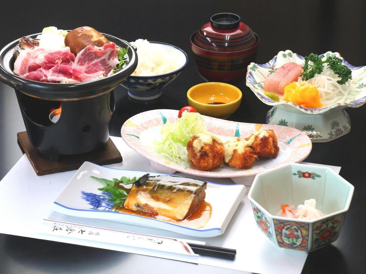 ホテル 七倉荘 大町市 エクステリア 写真