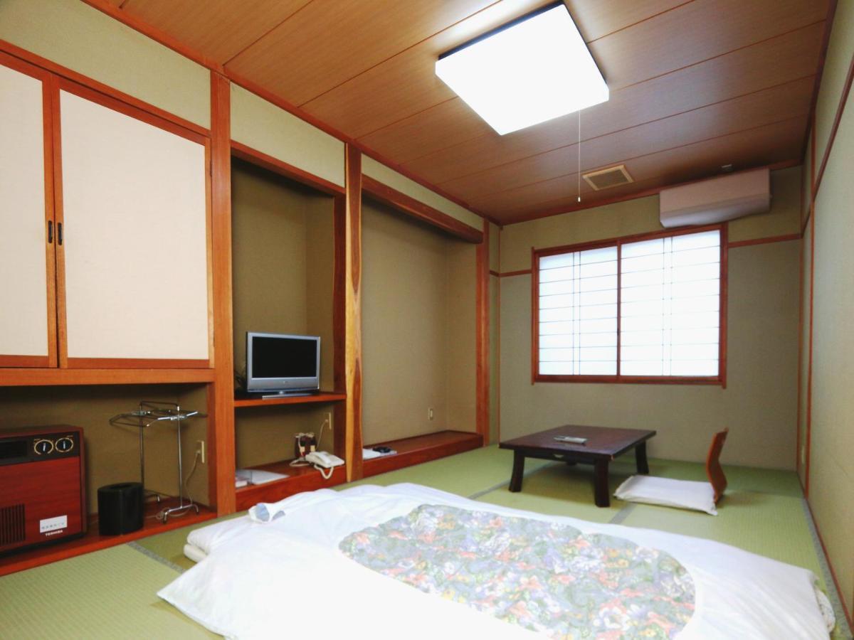 ホテル 七倉荘 大町市 エクステリア 写真
