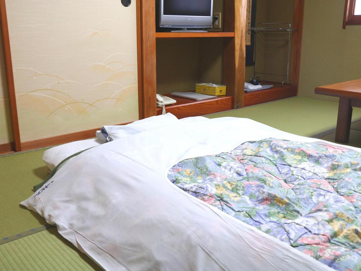 ホテル 七倉荘 大町市 エクステリア 写真