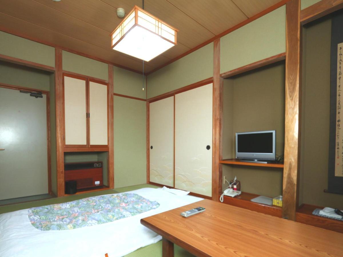 ホテル 七倉荘 大町市 エクステリア 写真